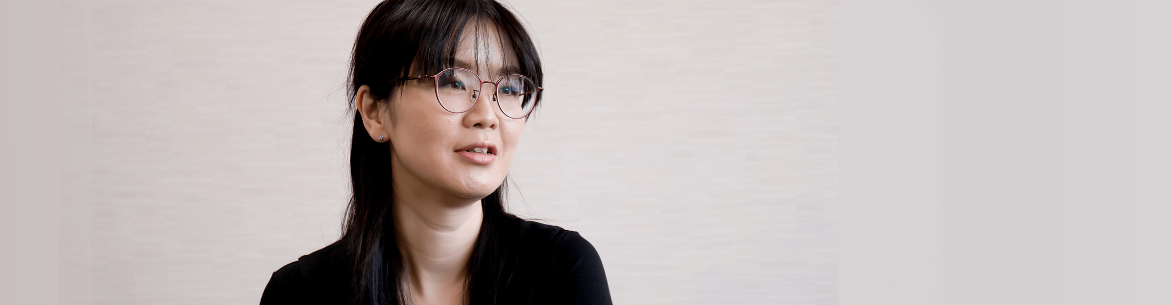 女性社員の写真